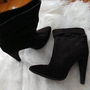 Chic Black Suede Ankle Boots - Used